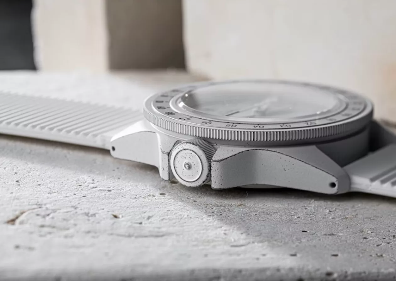 Unimatic x Revolution The Rakes limited edition Modello Uno GMT Arctic Fox where stealth meets style 10