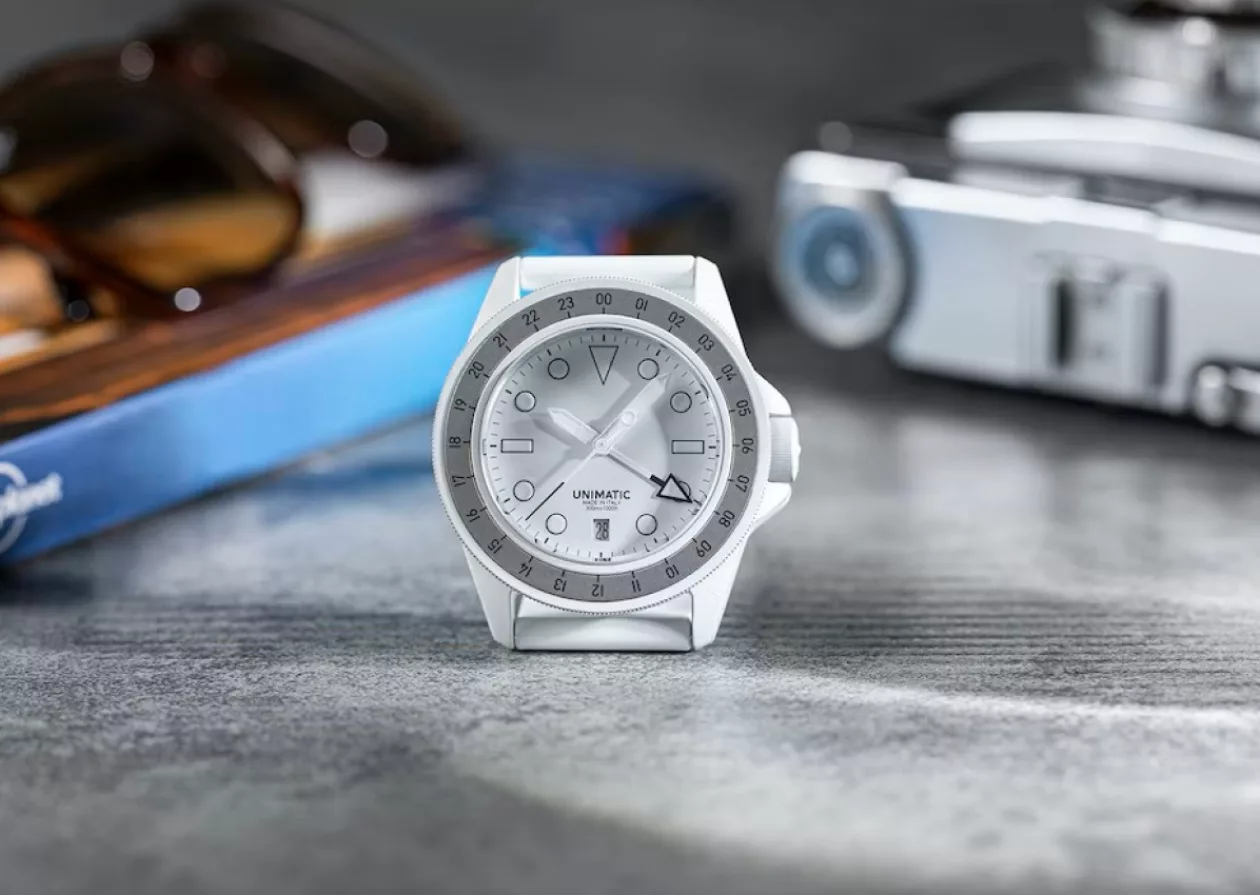 Unimatic x Revolution The Rakes limited edition Modello Uno GMT Arctic Fox where stealth meets style 12