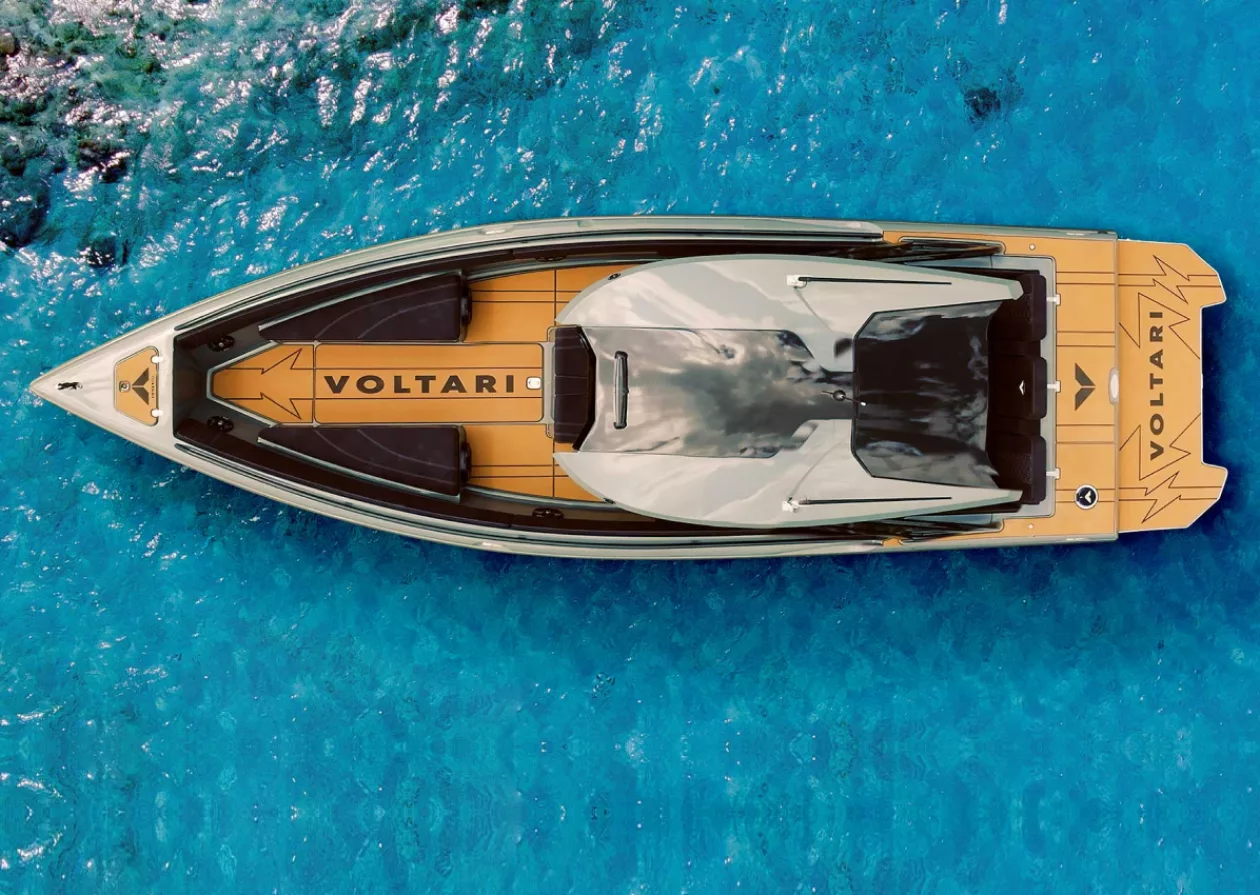 Revolutionize Your Boating Experience with the Voltari 260 Electric Boat 4