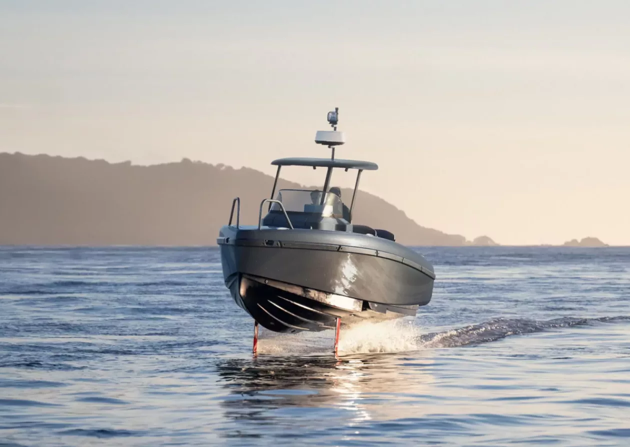 Experience the Beauty of the Open Water with the Candela C 8 CC Electric Boat 4