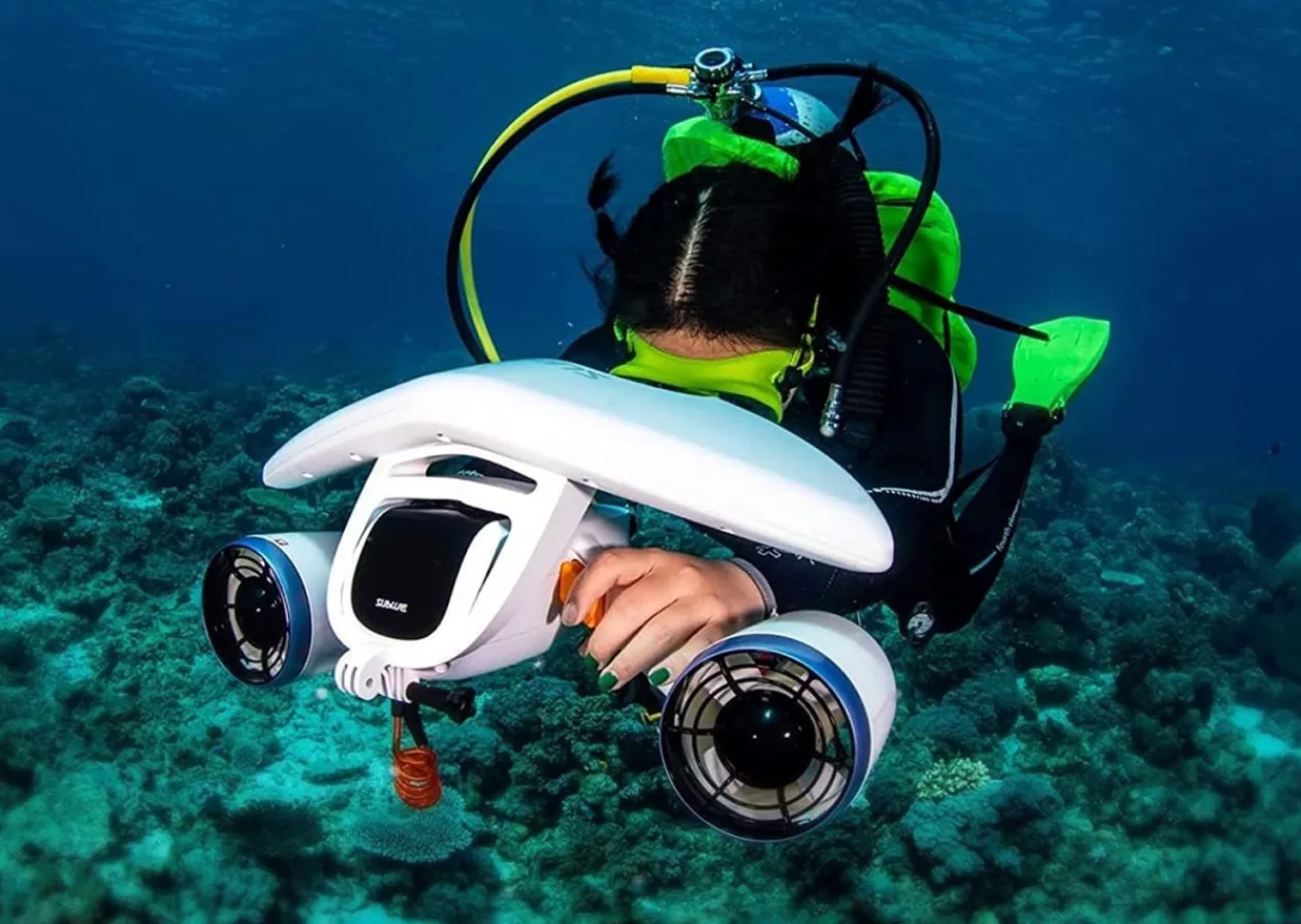 Unleash Your Inner Adventurer with the Worlds FIRST DUAL MOTOR Underwater Scooter 1