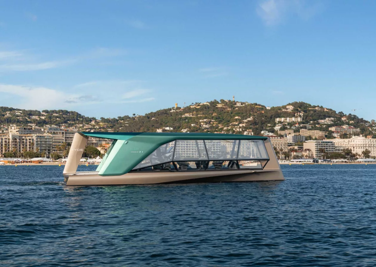 THE ICON BM Ws All Electric Foiling Yacht Redefining Sustainable Water Travel 3