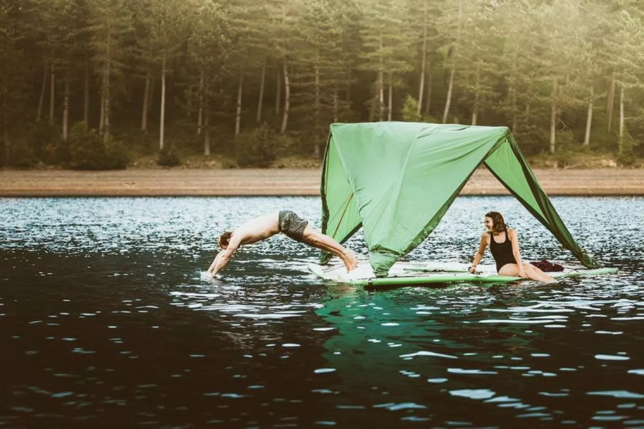 Floating tent03