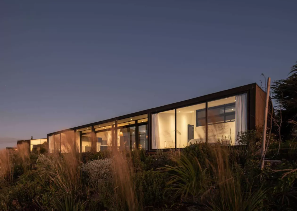 Casa Ferran ERRE Arquitectos Creates a Stunning Coastal Retreat in Chile 8