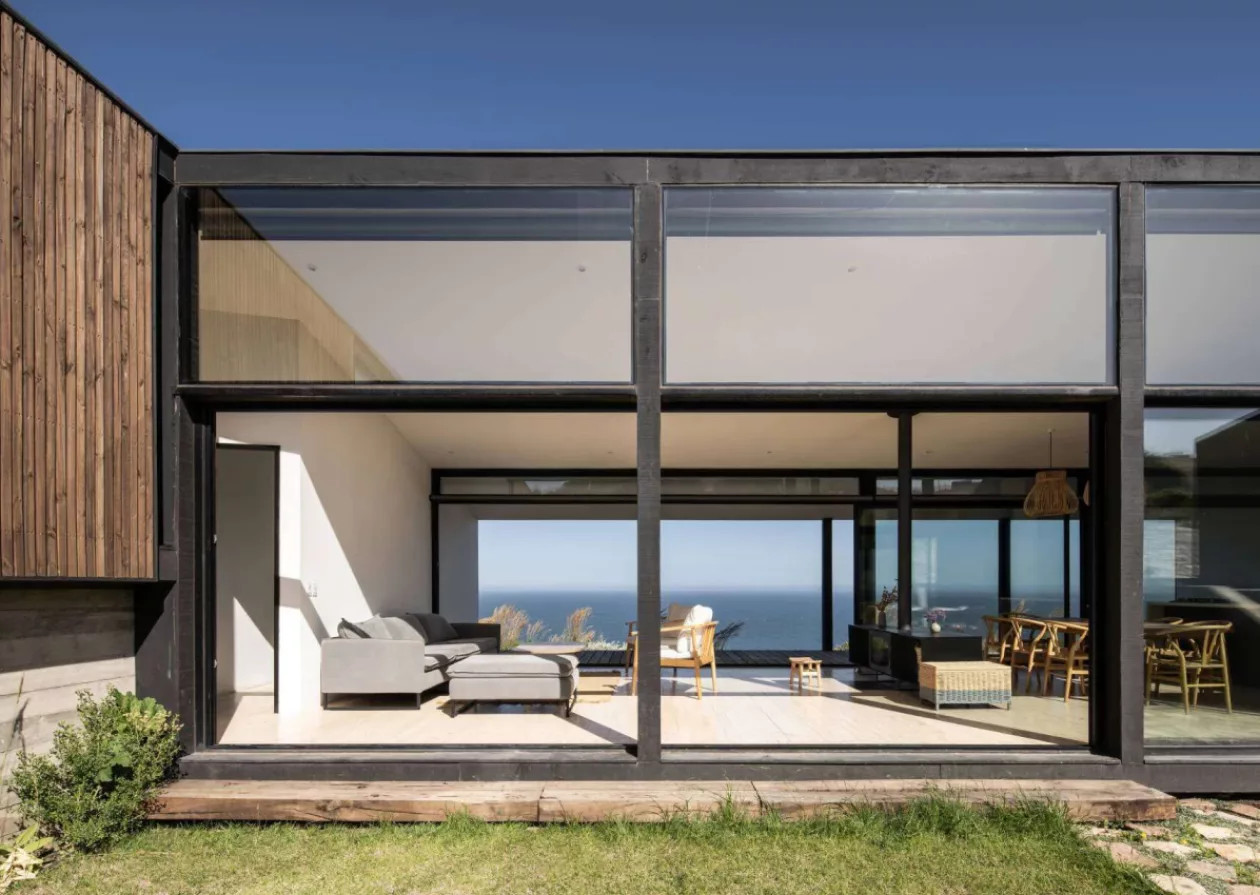 Casa Ferran ERRE Arquitectos Creates a Stunning Coastal Retreat in Chile