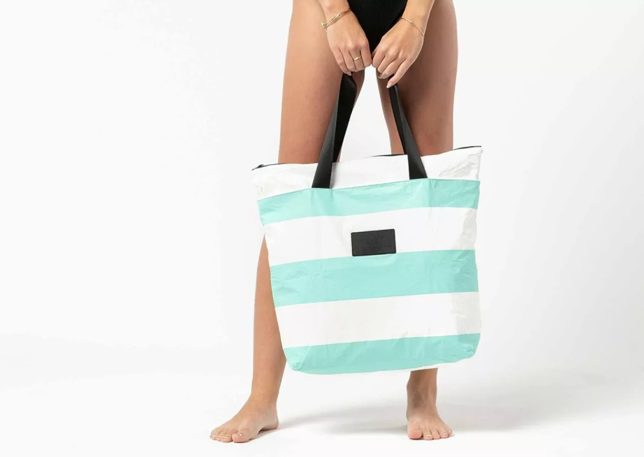 ALOHA Collection Umbrella Stripe Day Tripper Tote in Pool