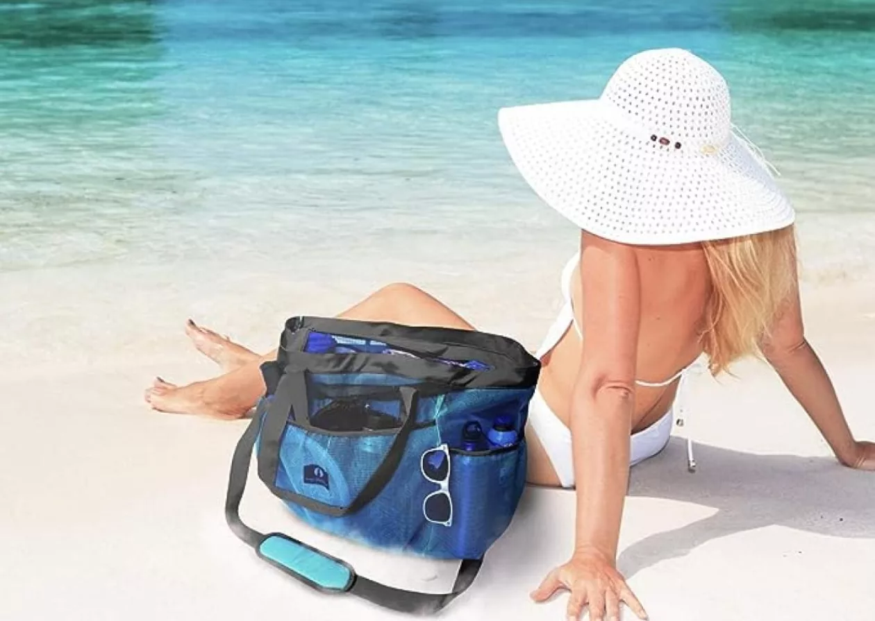 Red Suricata Mesh Beach Bag with Zipper 2
