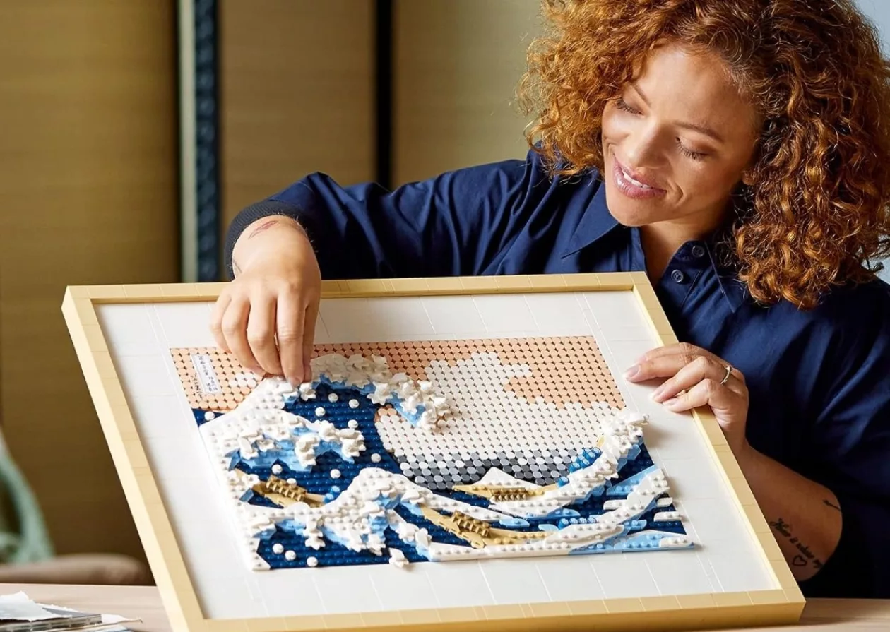 LEGO Art Hokusai The Great Wave Craft Your Own Masterpiece 1