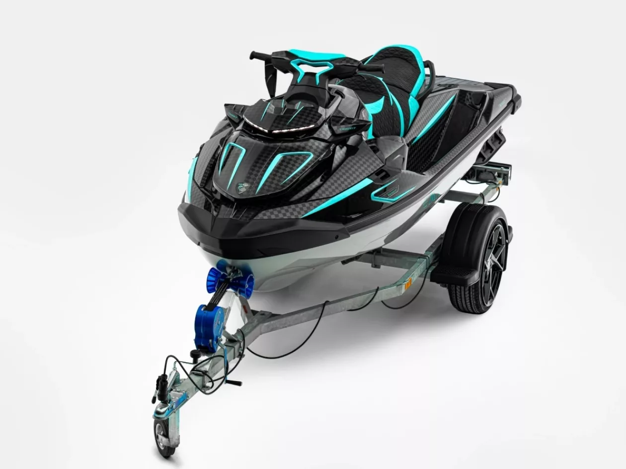 Mansorys Marlin Jet 400 Redefining Watercraft with Speed and Luxury 2