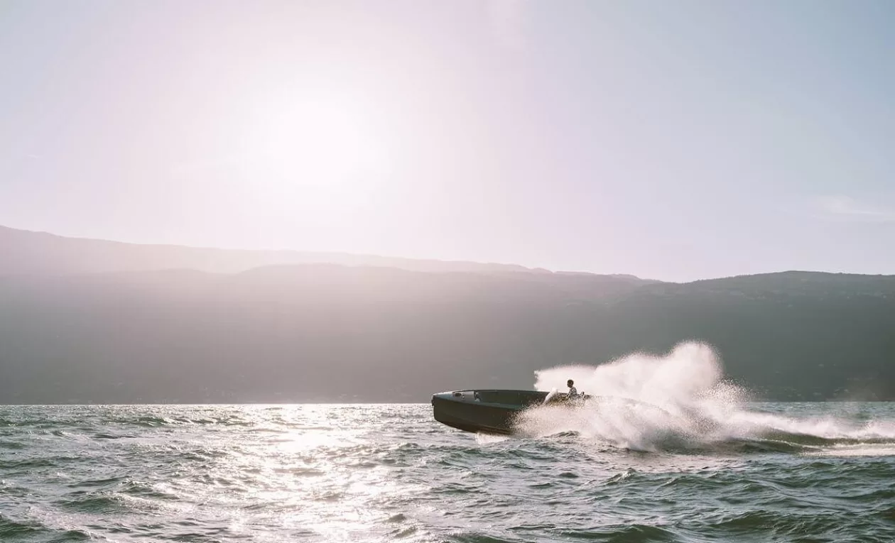 From Road to Water The 850 Fantom Air Speedboat by Porsche and Frauscher 3