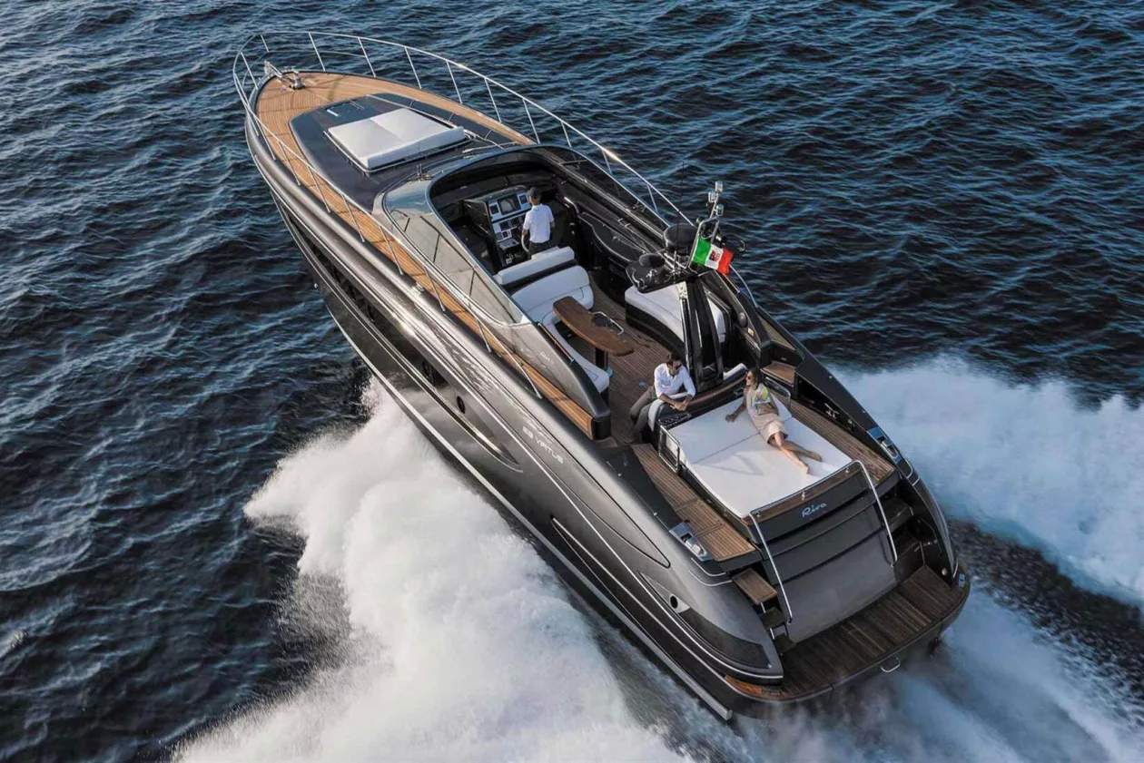 A Day of Luxury Yachting and Beach Bliss at The Georgian Hotel 1