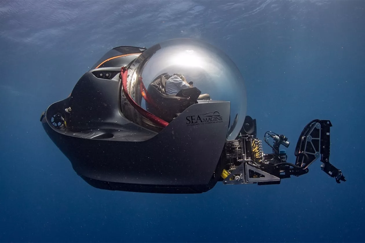 Journey Beneath the Waves with SE Amagines Aurora 90 4