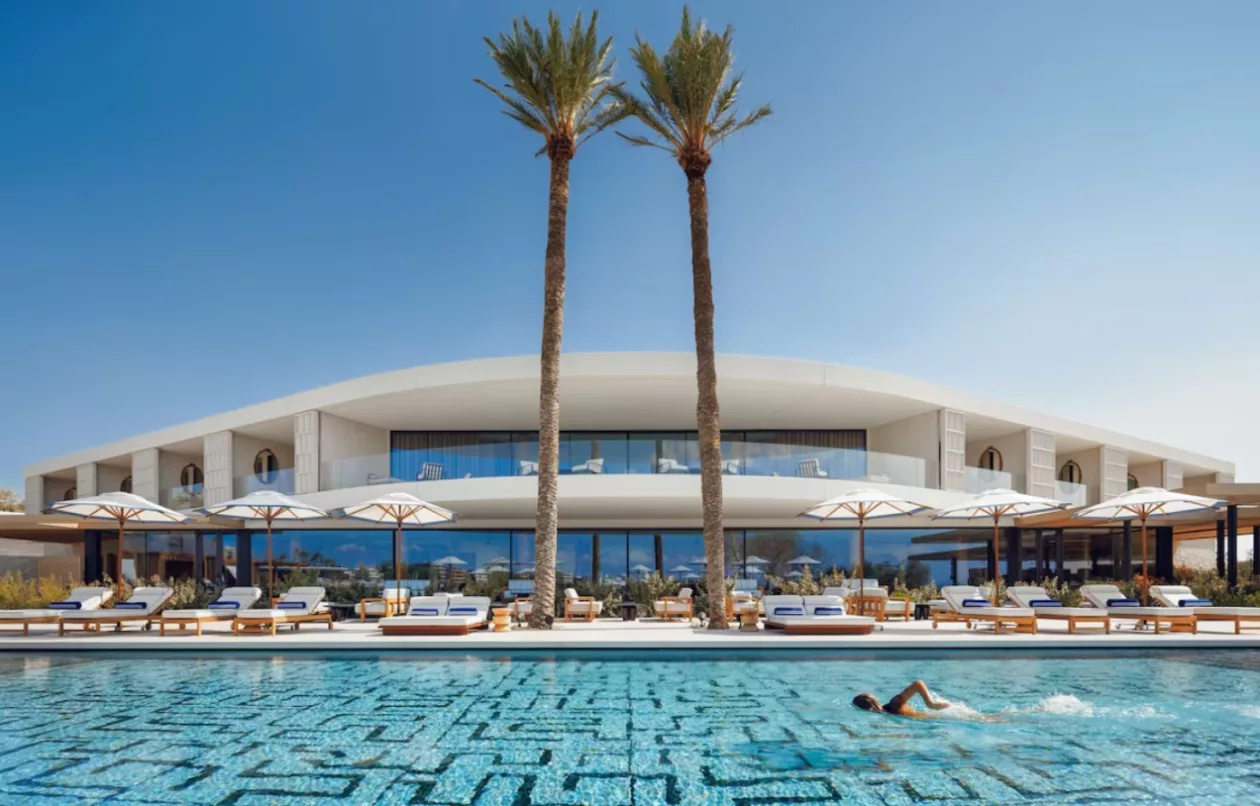 Rediscover the Golden Age of the Athenian Riviera at One Only Aesthesis 1