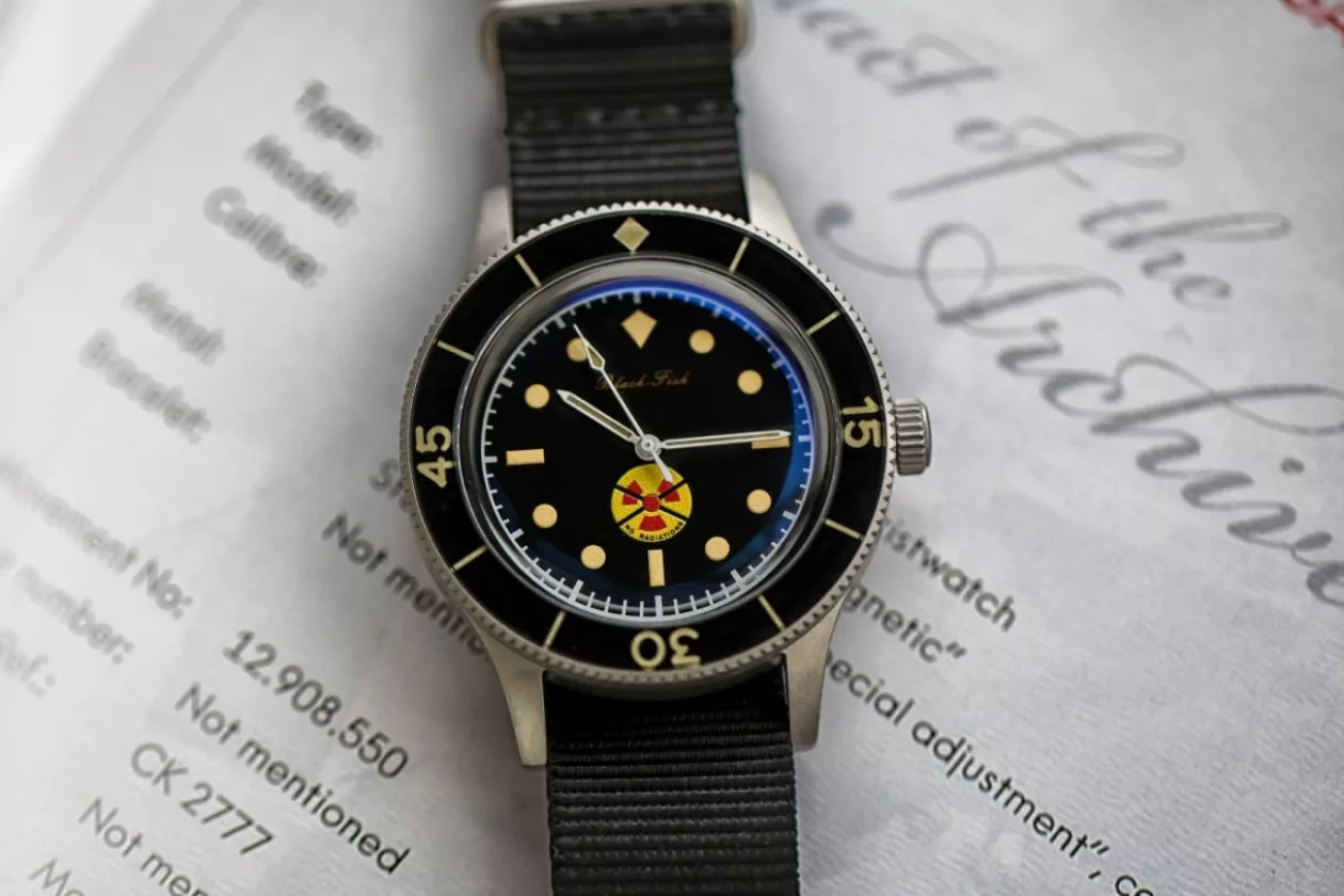 Vintage Charm Modern Precision TRUE NORTH BLACK FISH NORAD AUTOMATIC WATCH 3