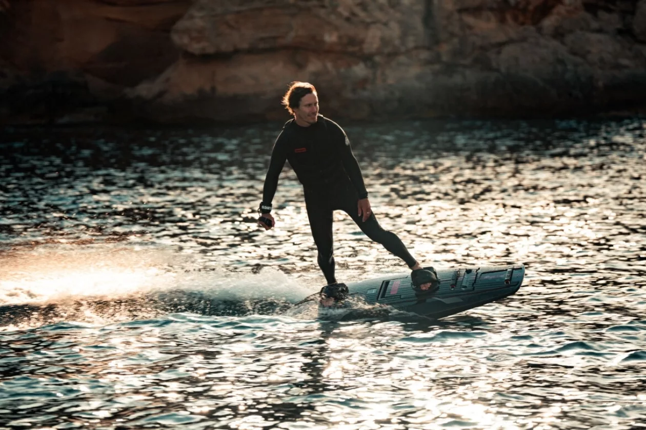 Experience Elite Speed on Water with the Limited Edition BRABUS x Awake Shadow Jetboard 6