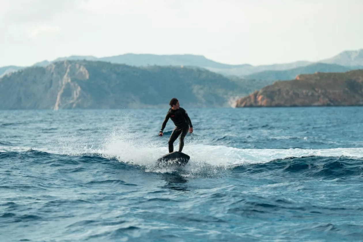 Experience Elite Speed on Water with the Limited Edition BRABUS x Awake Shadow Jetboard 10