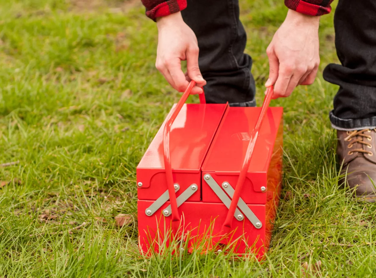 Suck Uk BBQ Toolbox Portable Grill 1