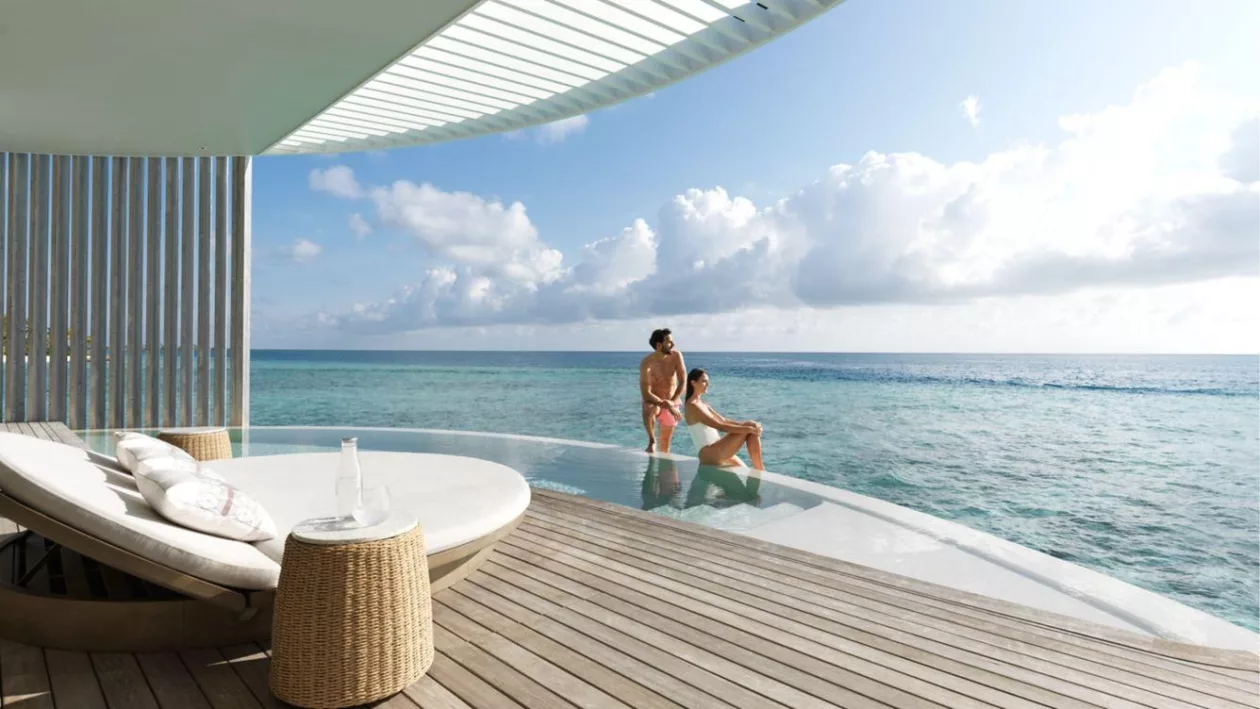 Rz mlera lagoon pool lifestyle 42421 Wide Hor