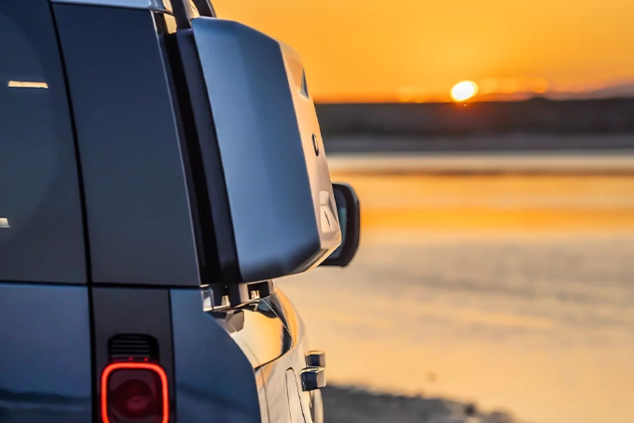 2025 Land Rover Defender Beach Break Edition 3 1440x960