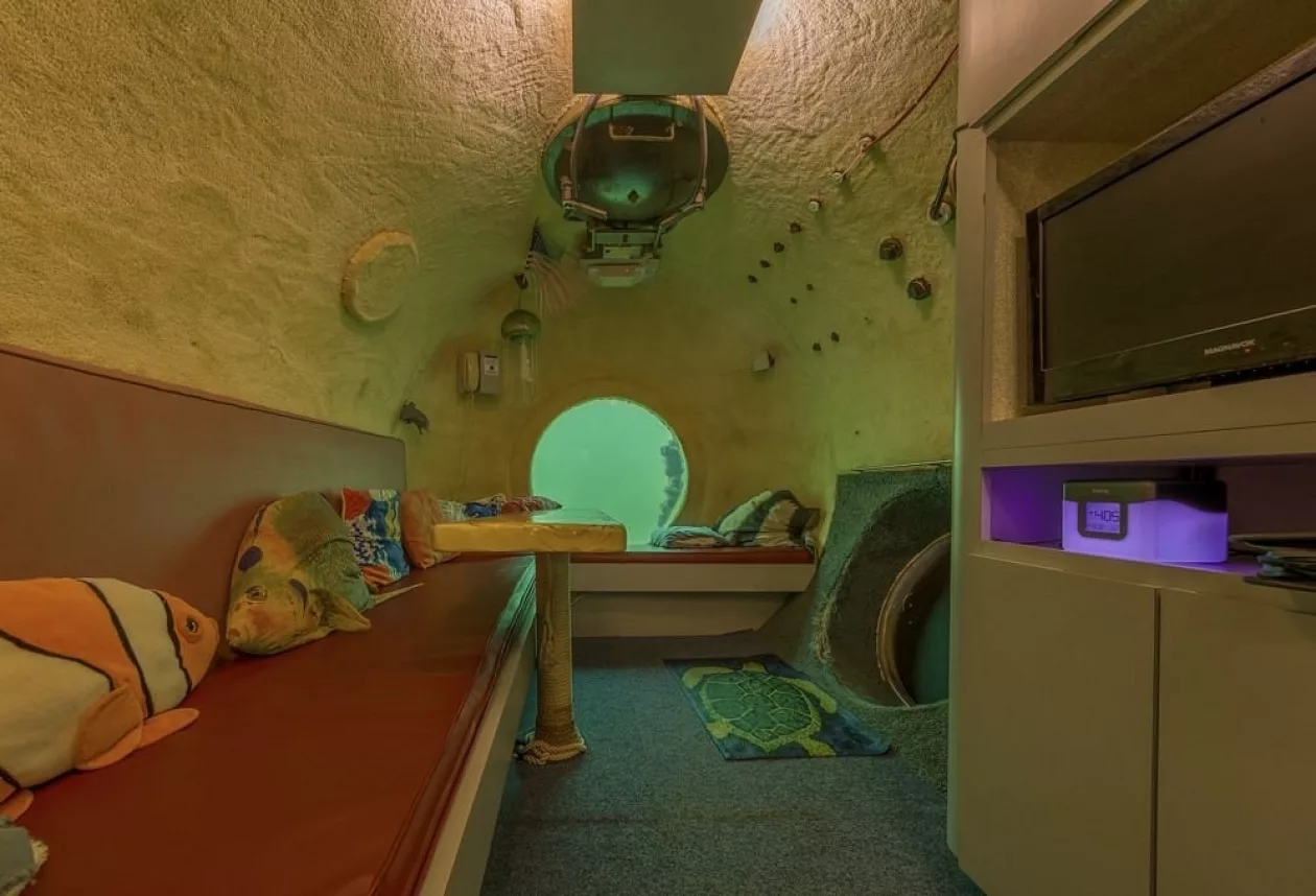Jules undersea lodge 2