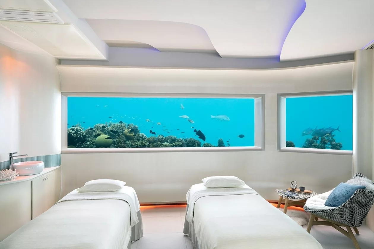 Spa iconic underwater