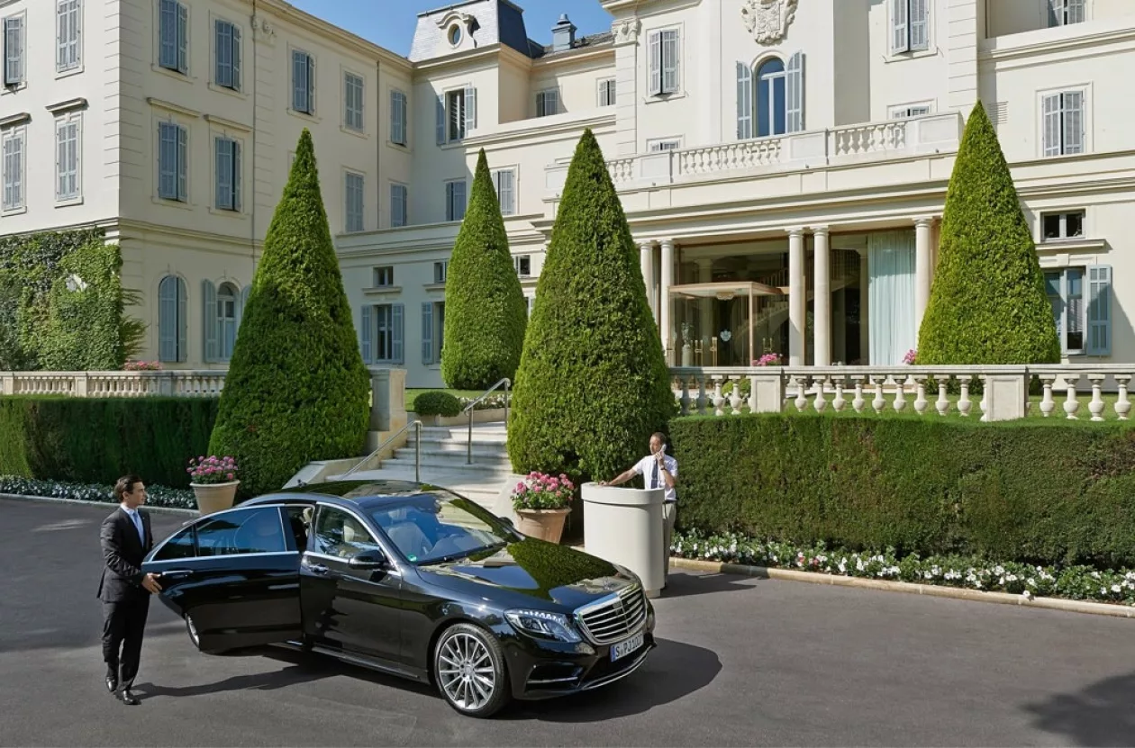 Hotel du cap eden roc private limousine service