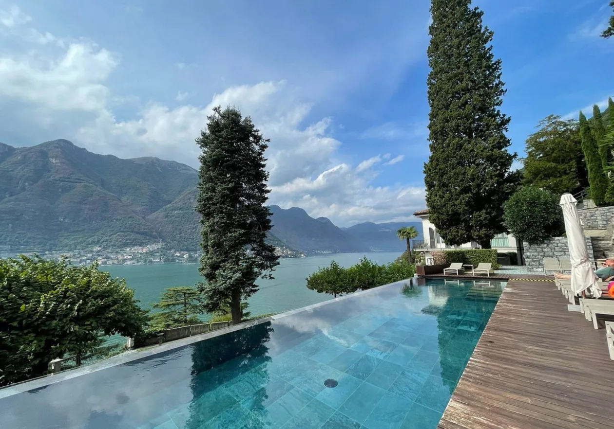 Villa Lario Lake Restaurant 3