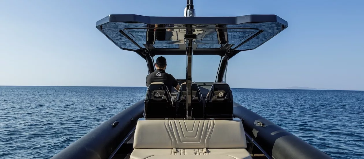 Technohull alpha 40 8