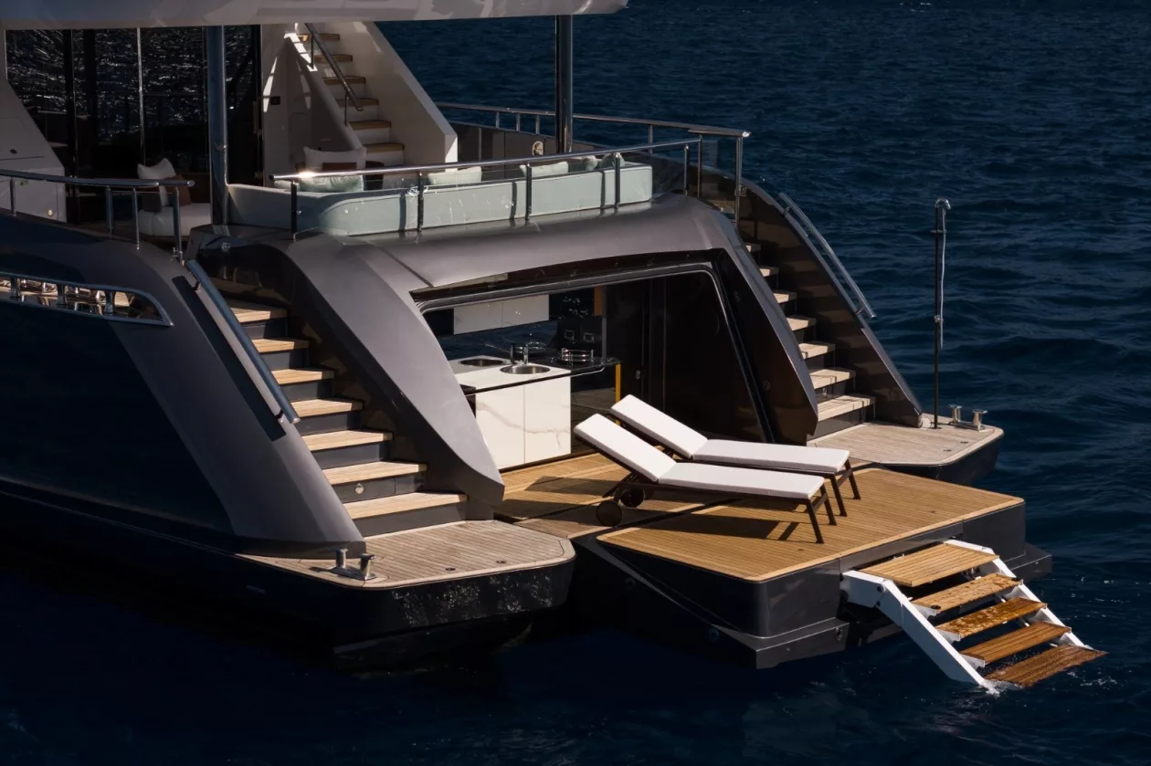 Superyacht TWINS 5