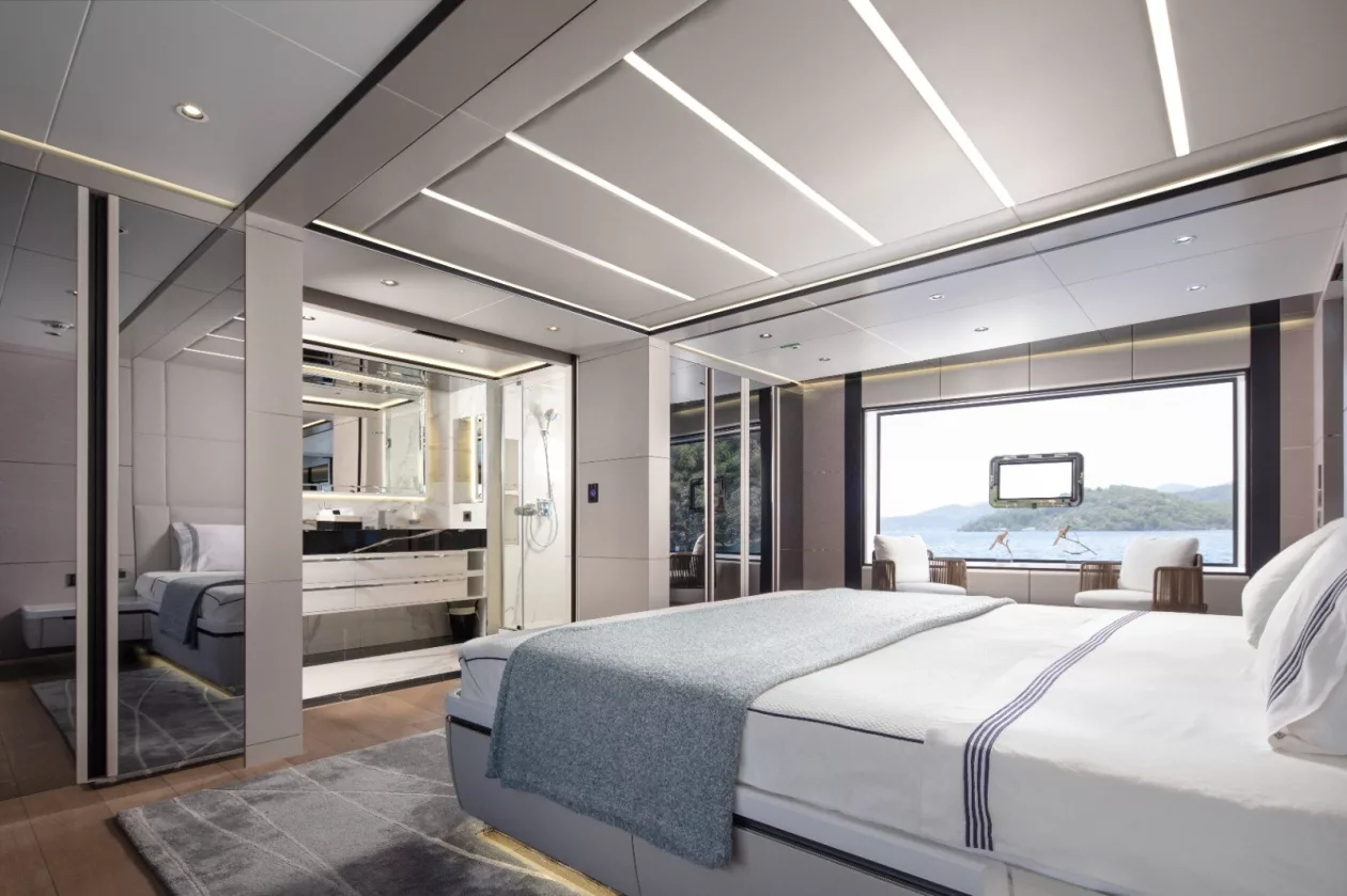 Superyacht TWINS 5