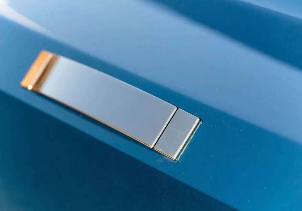 Aston Martins AM37 Powerboat 11