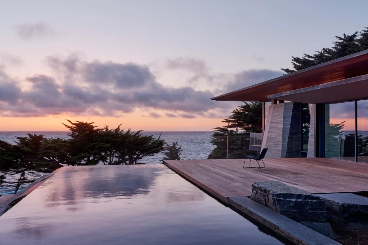 Big sur house environmental integration