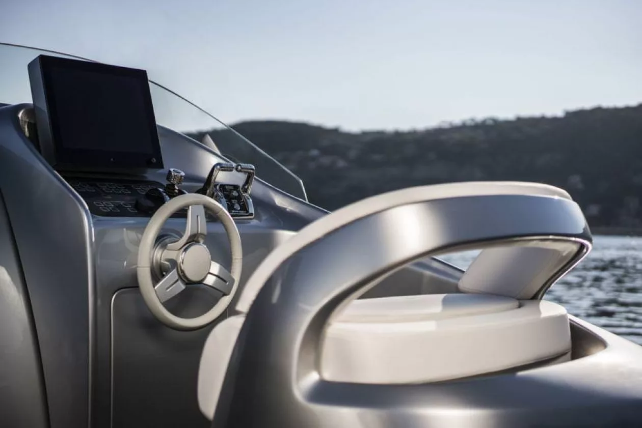 Mercedes benz silver arrows marine granturismo luxury yacht supremarine 11