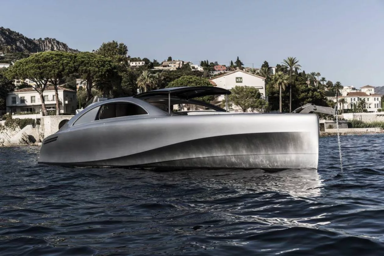 Mercedes benz silver arrows marine granturismo luxury yacht supremarine 8