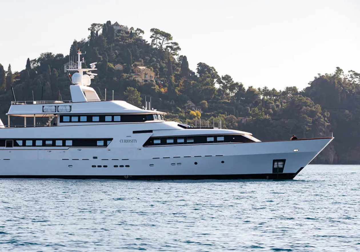 CURIOSITY Charter with Nicolini Yachts 01