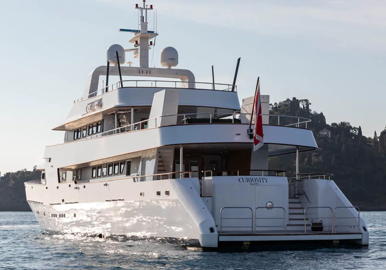 CURIOSITY Charter with Nicolini Yachts 02