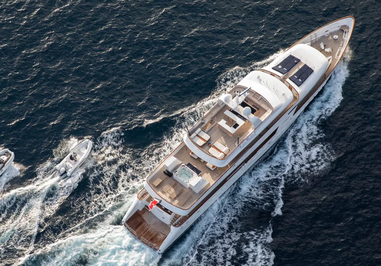 CURIOSITY Charter with Nicolini Yachts 03