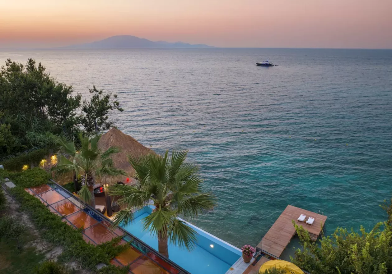 Royal Infinity Villa 01