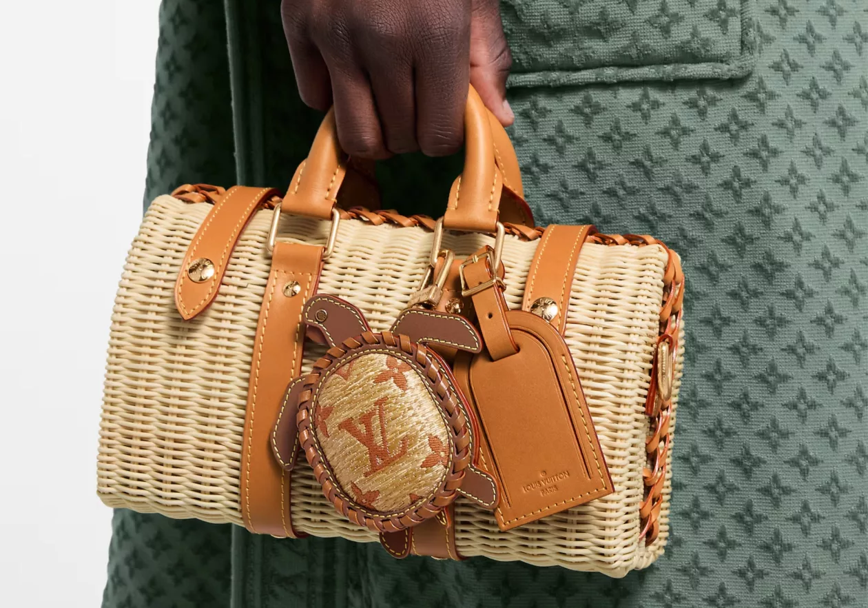 LV Turtle Pouch Bag Charm 001