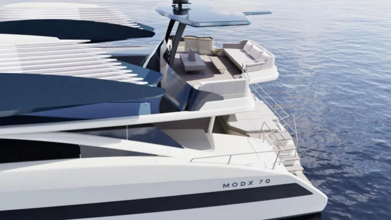 MODX 70 Innovation in Motion Luxury by Design 006