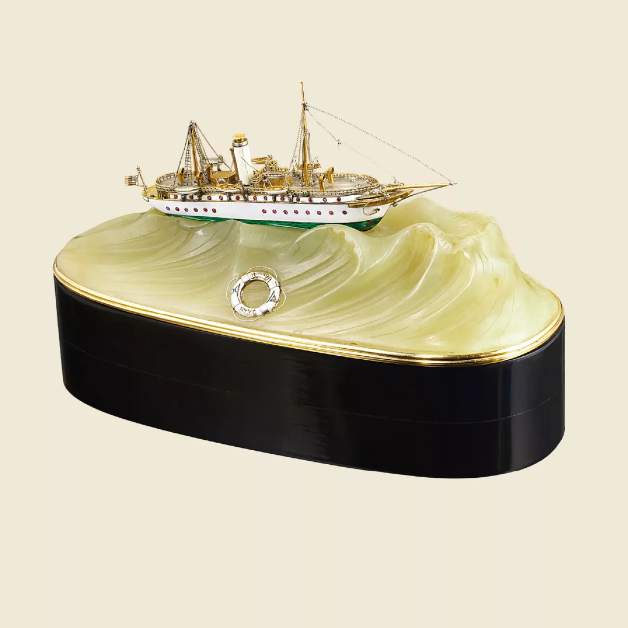 The Varuna Yacht Model 1906 A Masterpiece of Function and Form 001