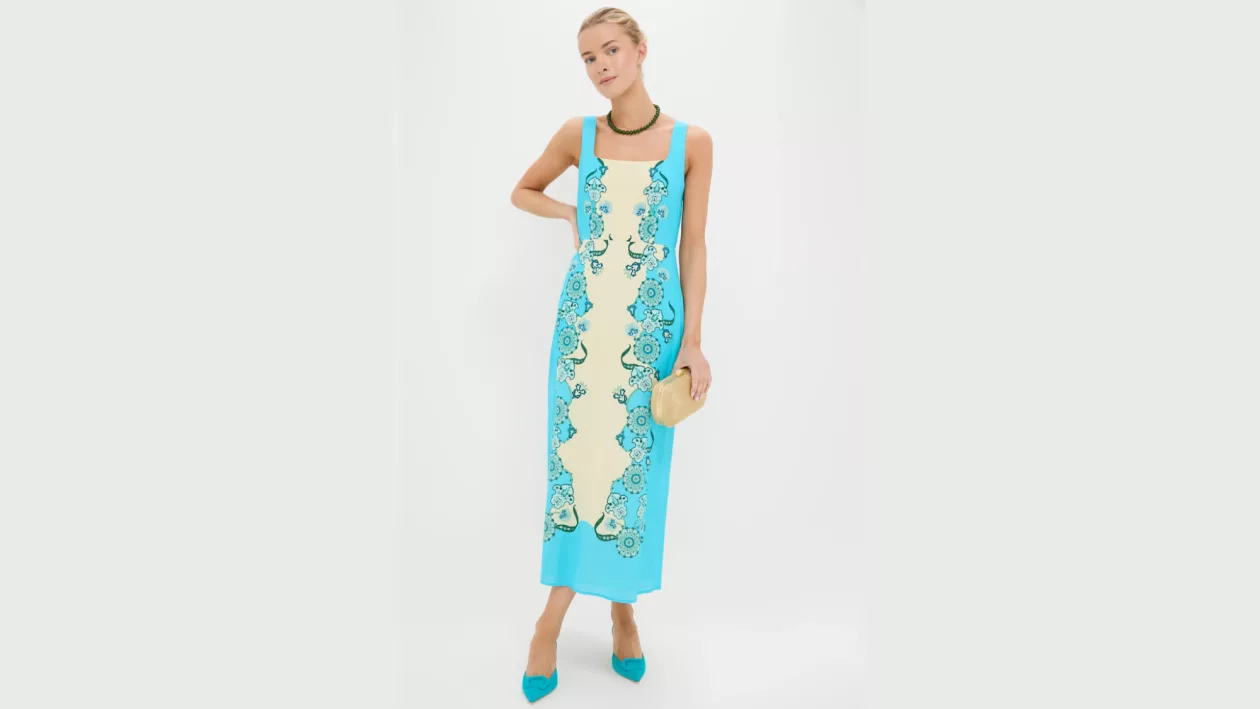 Seaside Sophisticate A Blue Hued Ensemble for Breezy Summer Days 001