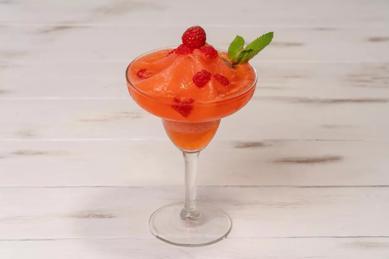 Daiquiri cocktail strawberry instructions