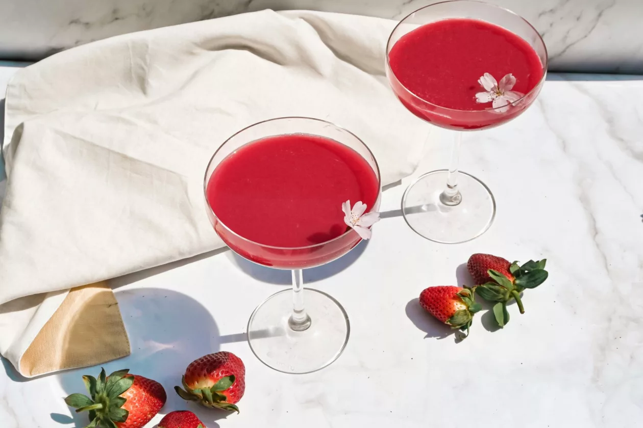 Daiquiri cocktail strawberry supremarine tip