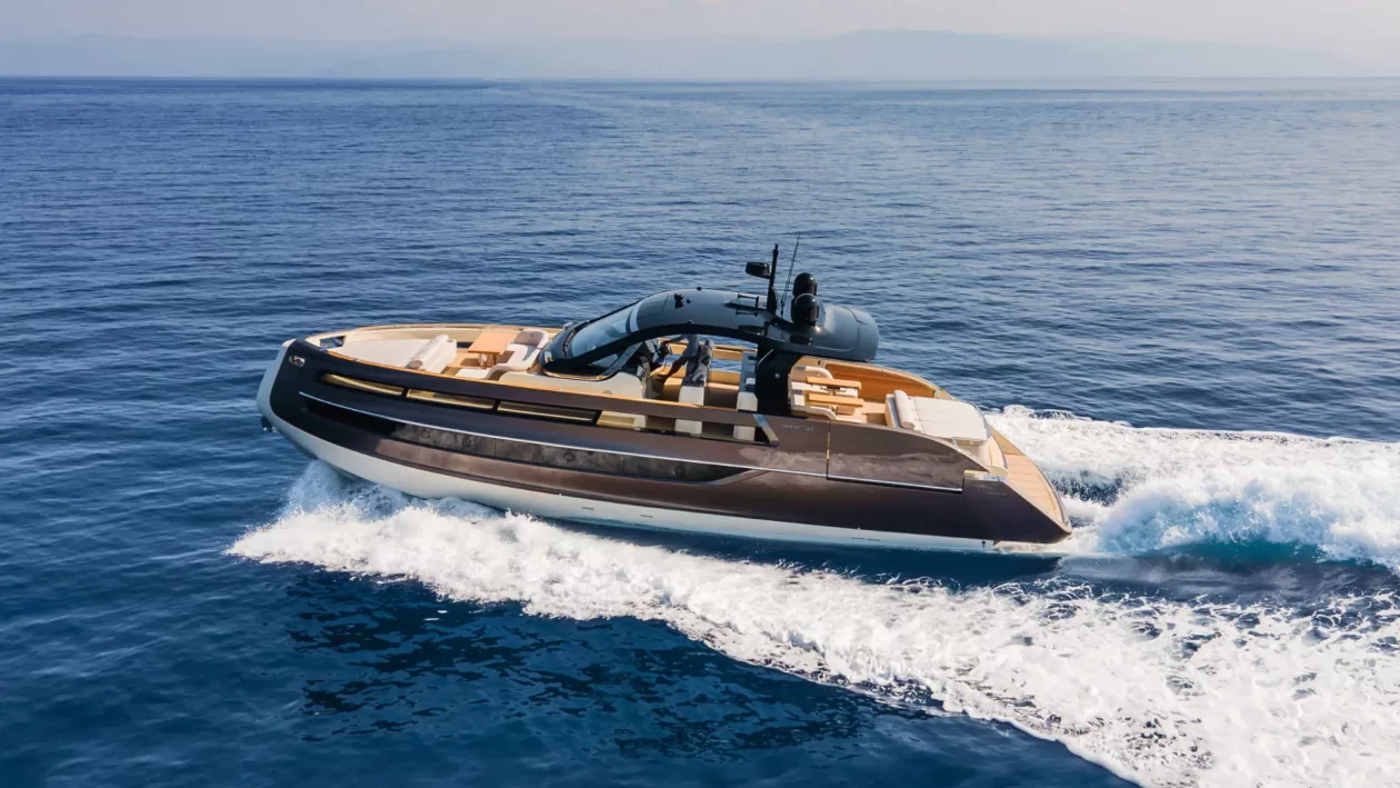 Invictus TT550 The Flagship of Refined Open Air Freedom 01
