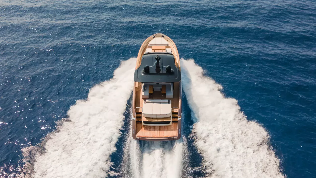 Invictus TT550 The Flagship of Refined Open Air Freedom 06