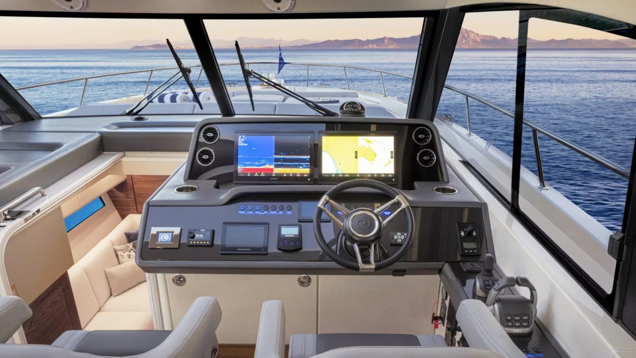 Riviera 4300 Sports Express Where Luxury Meets Adventure 05