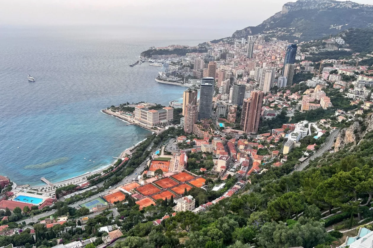 La Môme Riviera Côte d Azur Charm Meets Stylish Seaside Living 002