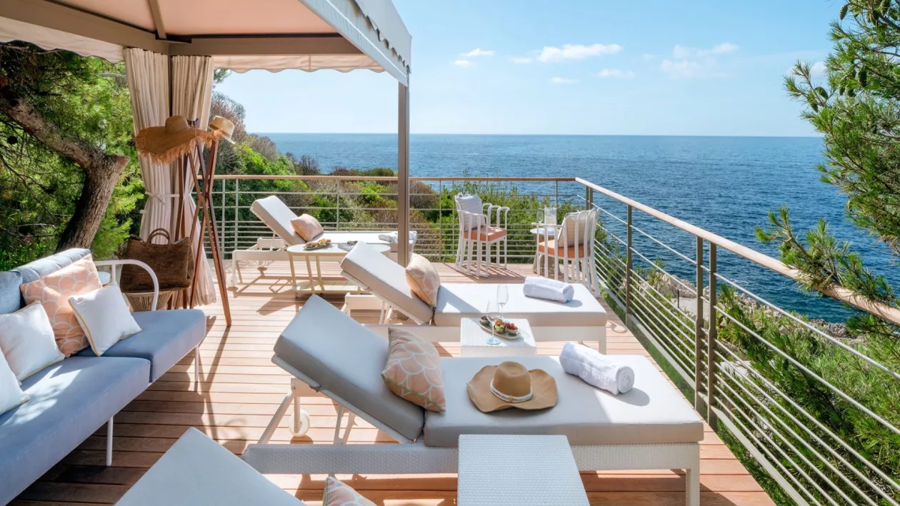 Four Seasons Grand Hôtel du Cap Ferrat Riviera Grandeur by the Sea 06