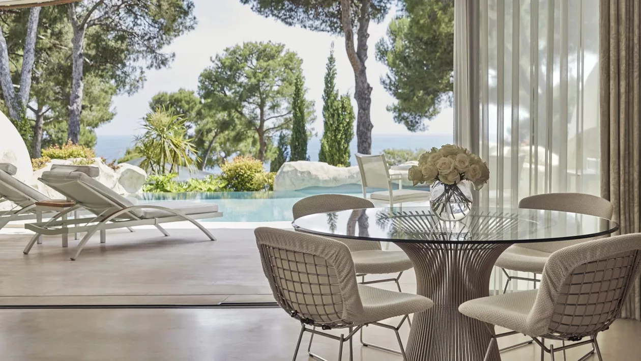 Four Seasons Grand Hôtel du Cap Ferrat Riviera Grandeur by the Sea 04